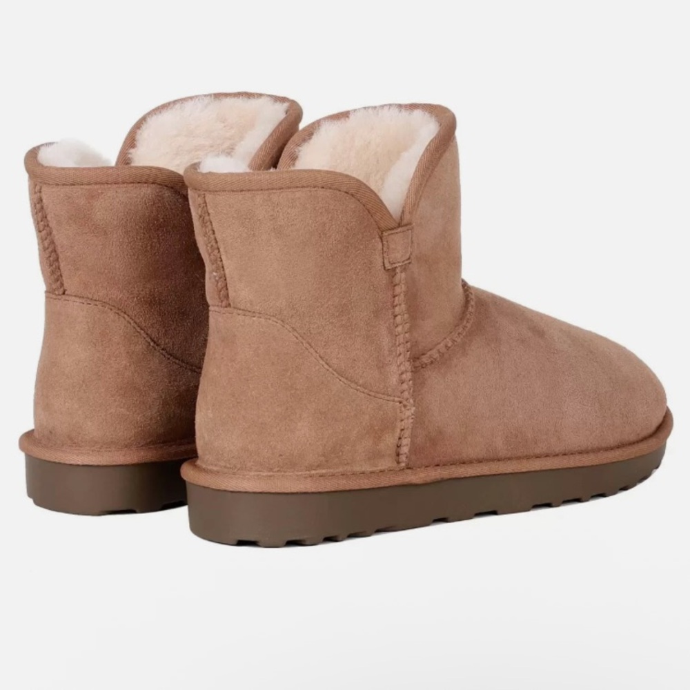 Kirkland Signature Women's Shearling Scalloped Edge Boot (Chestnut, US Footwear) - Picture 3 of 10
